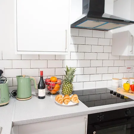 Modern 6-bed Near Centre Apartment Leeds (West Yorkshire)