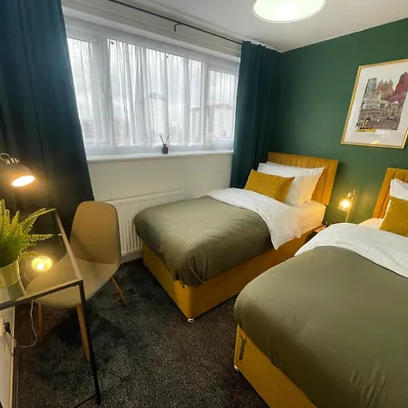 Modern 6-bed Near Centre Apartment Leeds (West Yorkshire)
